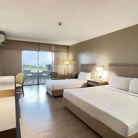 טגאיטאי Taal Vista Hotel מראה חיצוני תמונה Deluxe Room