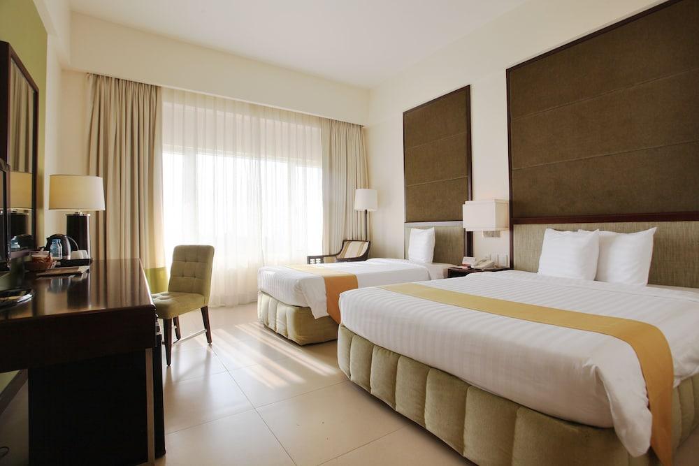 טגאיטאי Taal Vista Hotel מראה חיצוני תמונה A room at the hotel