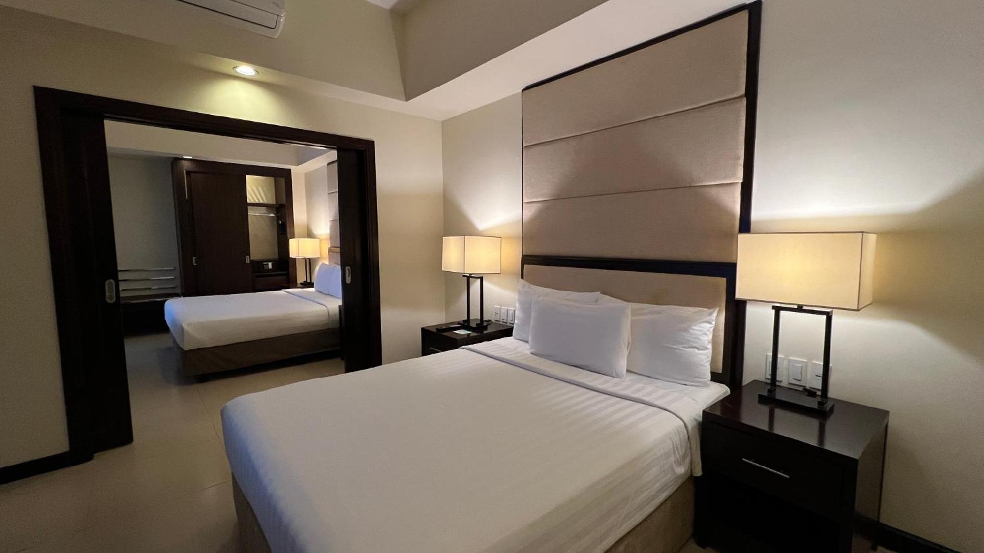 טגאיטאי Taal Vista Hotel מראה חיצוני תמונה A bedroom at the hotel