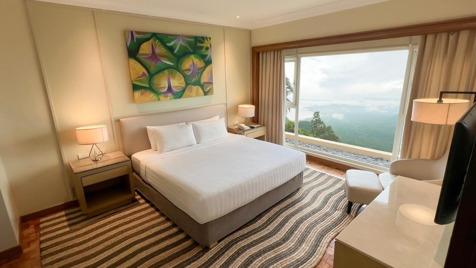 טגאיטאי Taal Vista Hotel מראה חיצוני תמונה Deluxe Ocean View