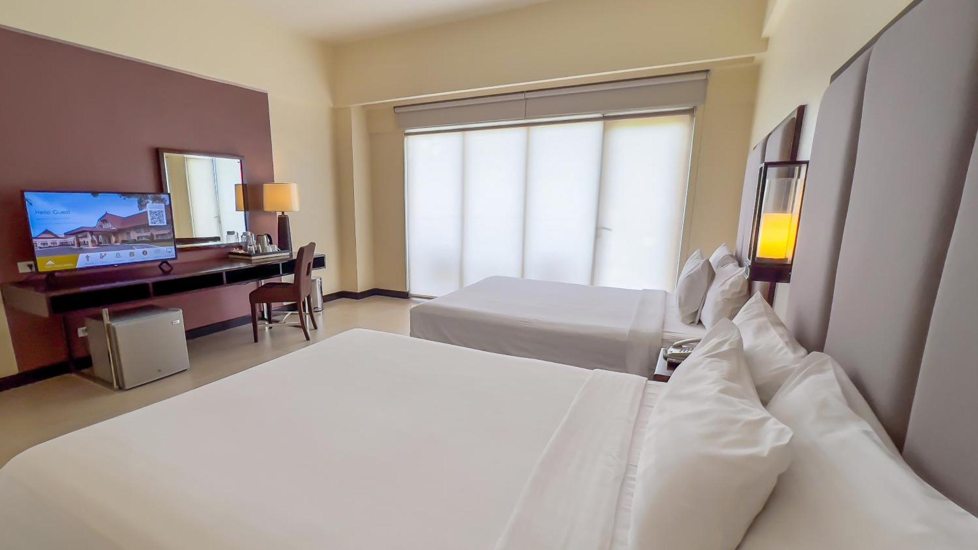 טגאיטאי Taal Vista Hotel מראה חיצוני תמונה Deluxe Room