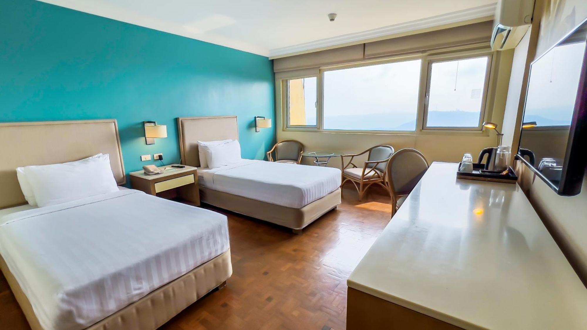 טגאיטאי Taal Vista Hotel מראה חיצוני תמונה Deluxe Room