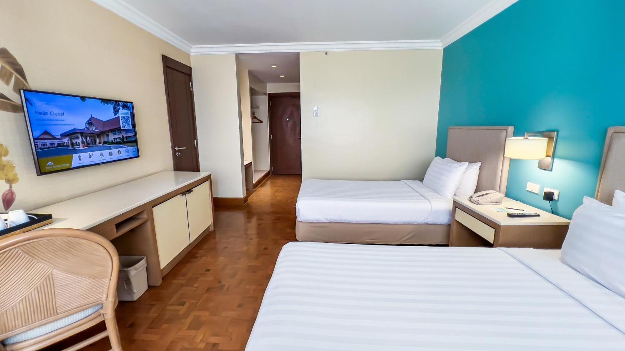 טגאיטאי Taal Vista Hotel מראה חיצוני תמונה Deluxe Room
