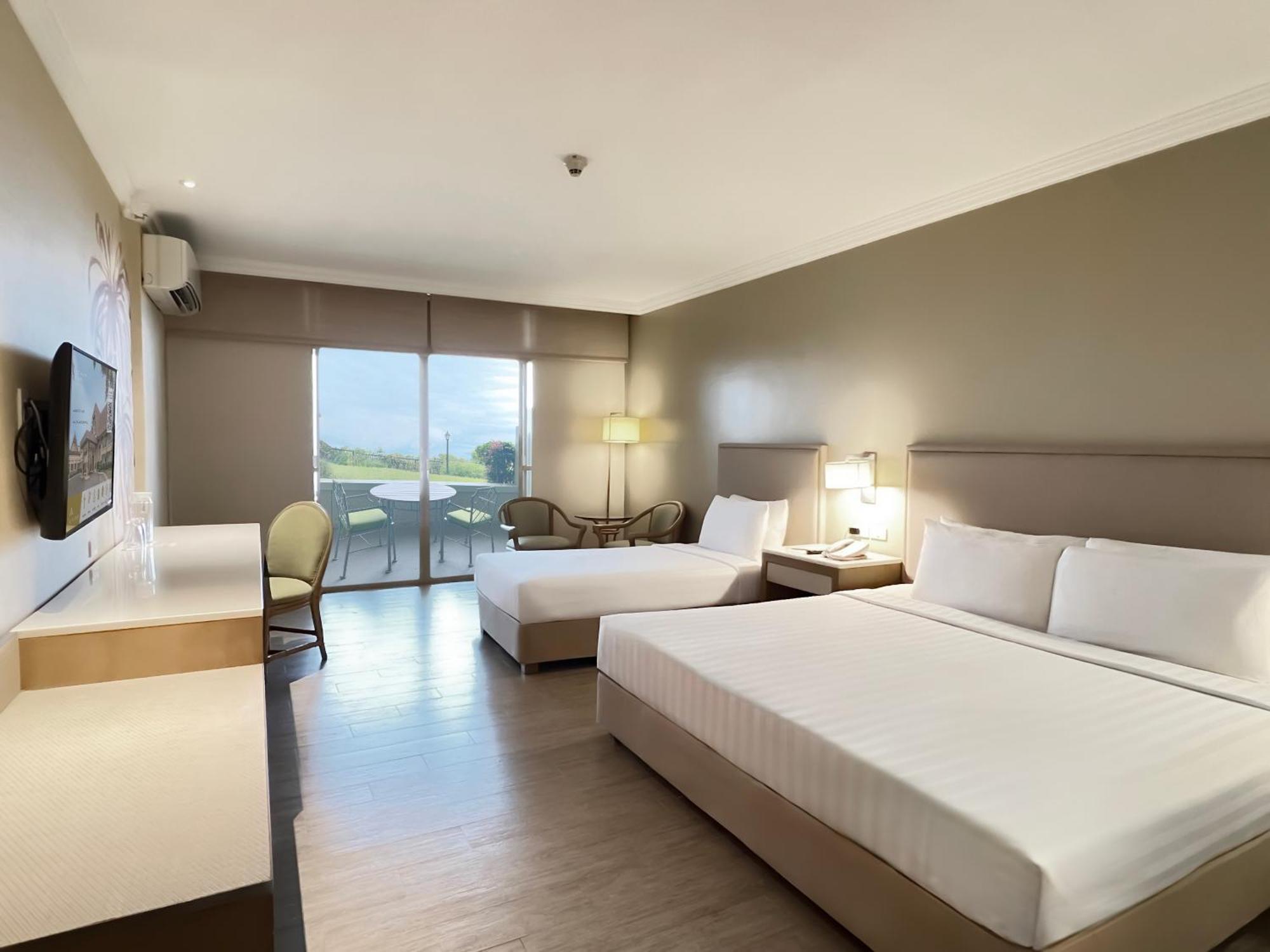 טגאיטאי Taal Vista Hotel מראה חיצוני תמונה Deluxe Room
