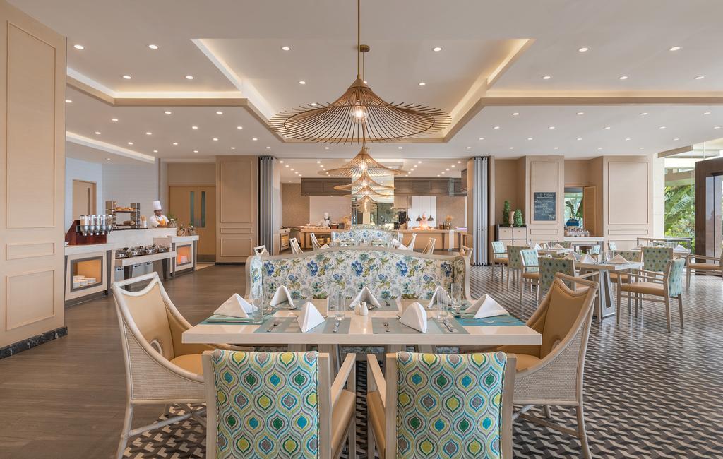 טגאיטאי Taal Vista Hotel מראה חיצוני תמונה The Beach Club