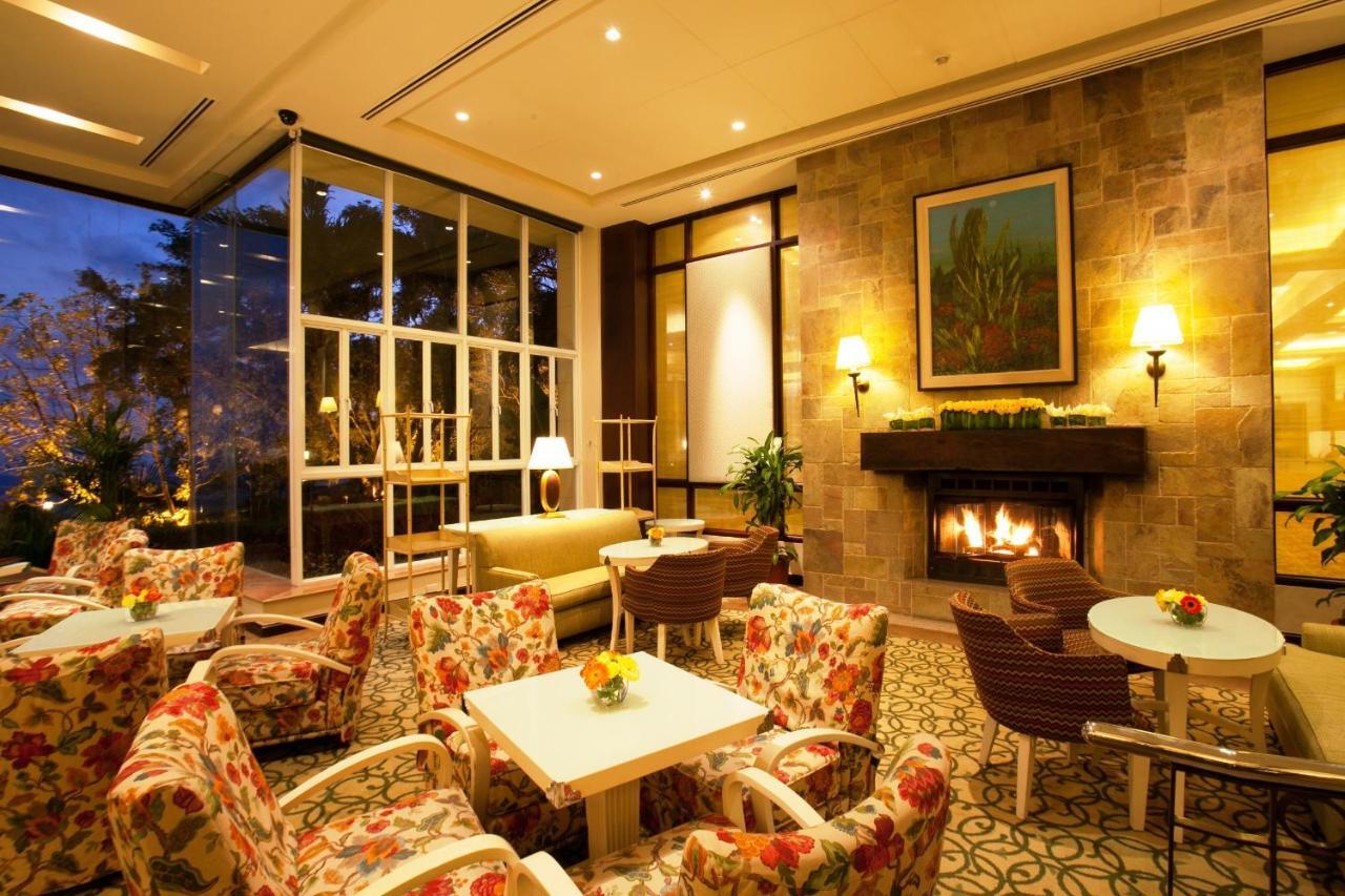 טגאיטאי Taal Vista Hotel מראה חיצוני תמונה The lobby